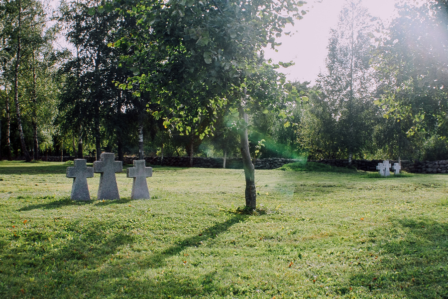 Немецкое мемориальное кладбище в деревне Коростынь
