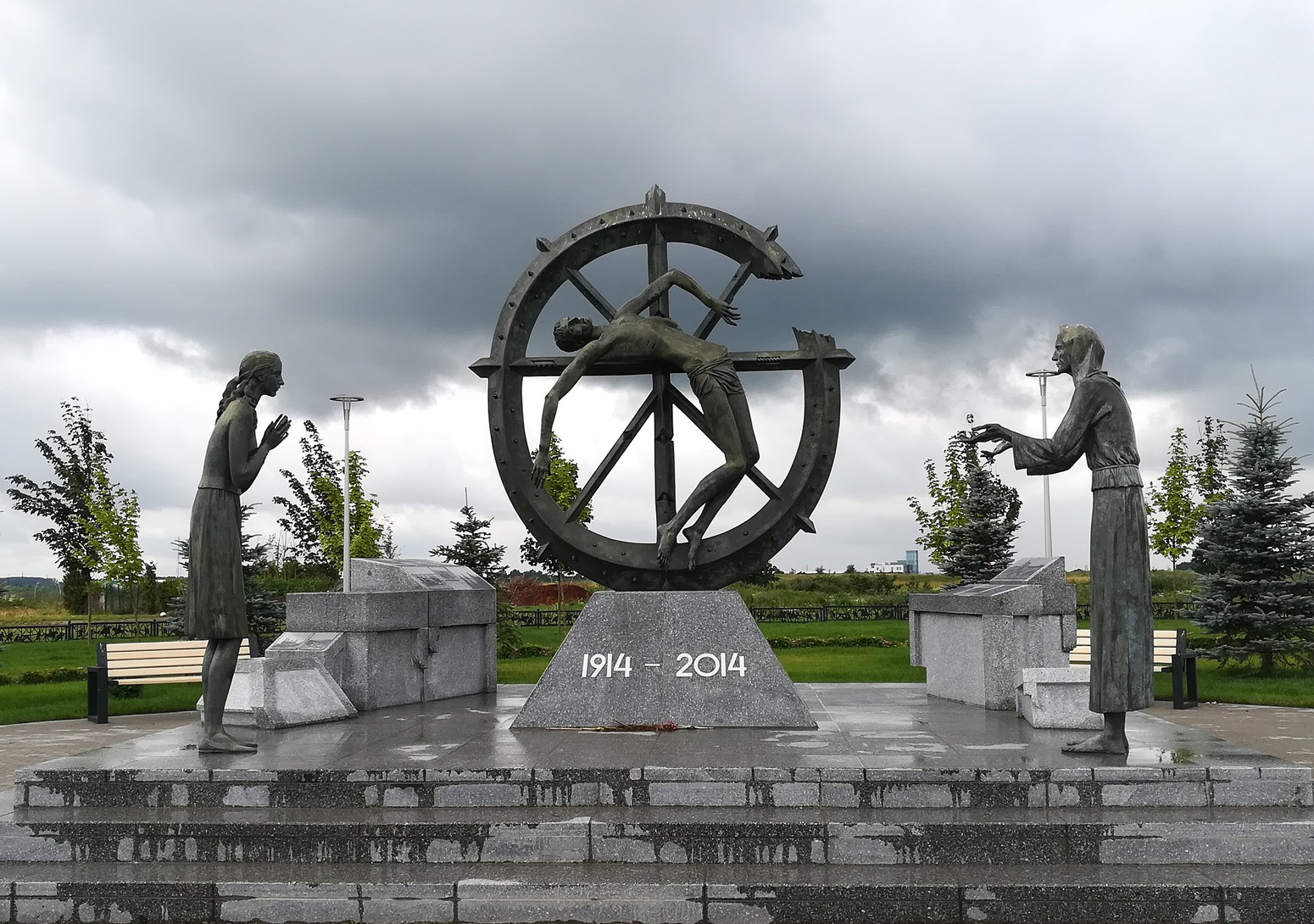 Композиция «Памяти забытой войны, изменившей ход истории» работы Михаила Шемякина
