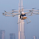 Будущее наступает: в Дубае протестировали летающие такси